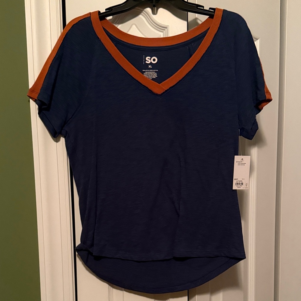 SO Women's Navy and Rust V-Neck Tee